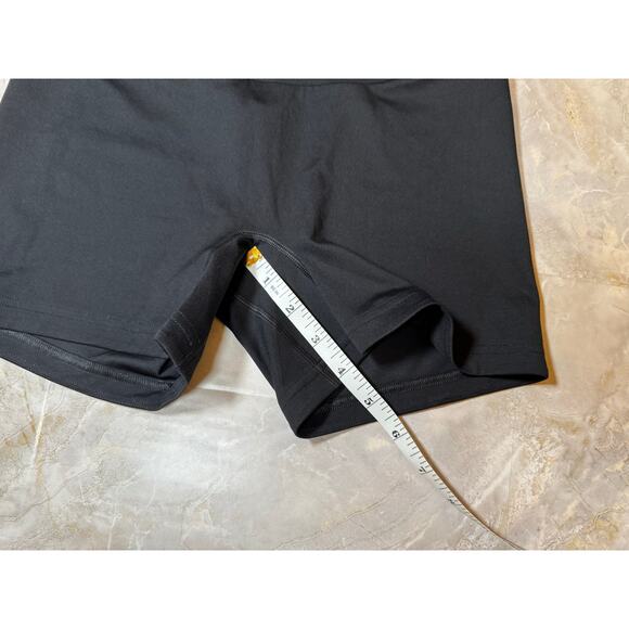 NWOT Womens Gymshark Shorts Black Size Small - Picture 5 of 8